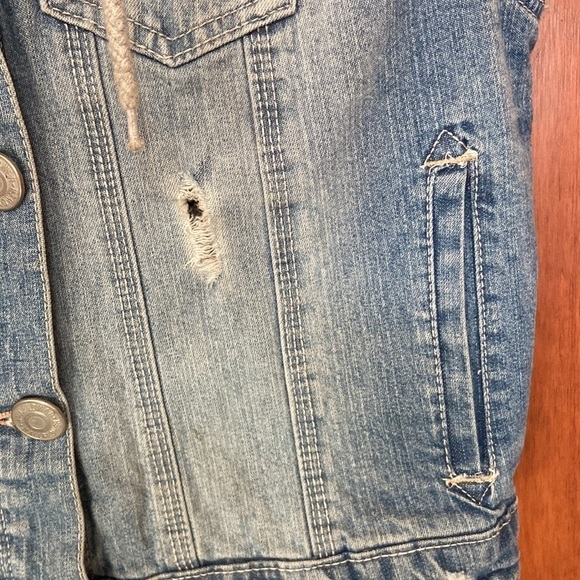 Wallflower Girls Hooded Sleeveless Distressed Denim Jacket M Preowned - Picture 2 of 10